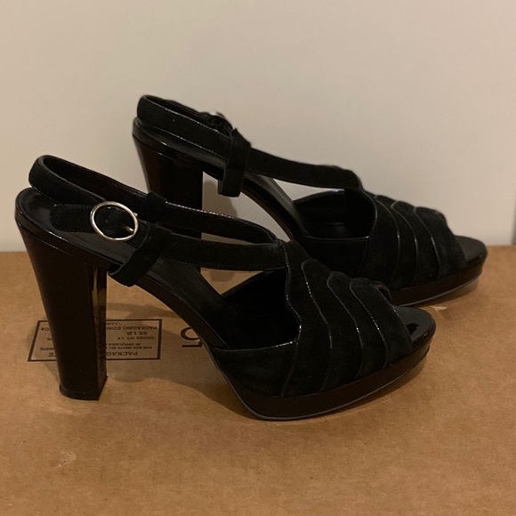 Banana republic suede heels - Picture 2 of 6